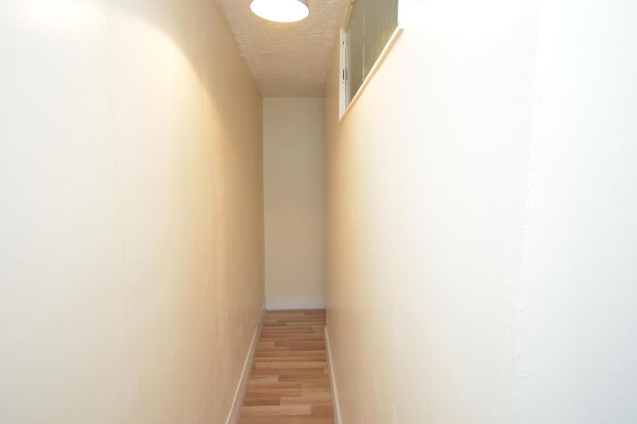 Cheerful 4 Bedroom House In Greater London Eksteriør billede